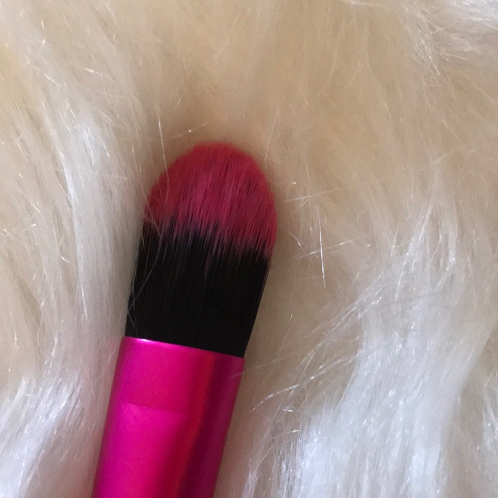 Pink Foundation Brush - Picture 2 of 3